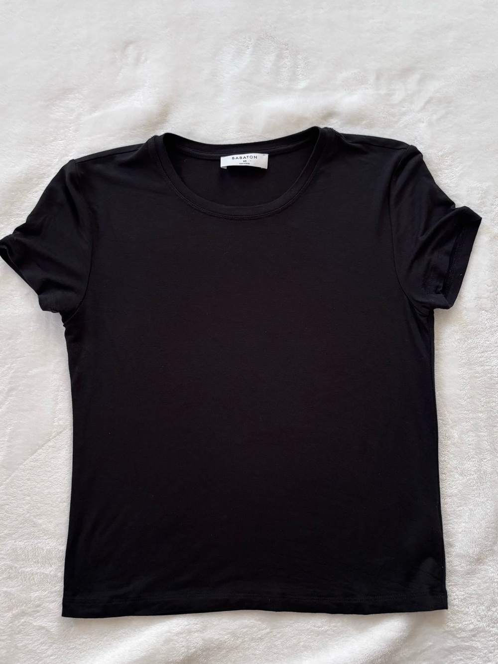 Aritzia Babaton black t shirt